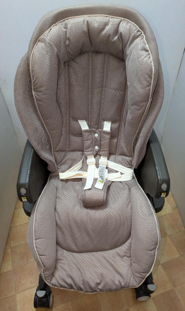 綺麗/ユラリズムオート/アップリカ電動ラック/新生児～４８カ月/洗濯済