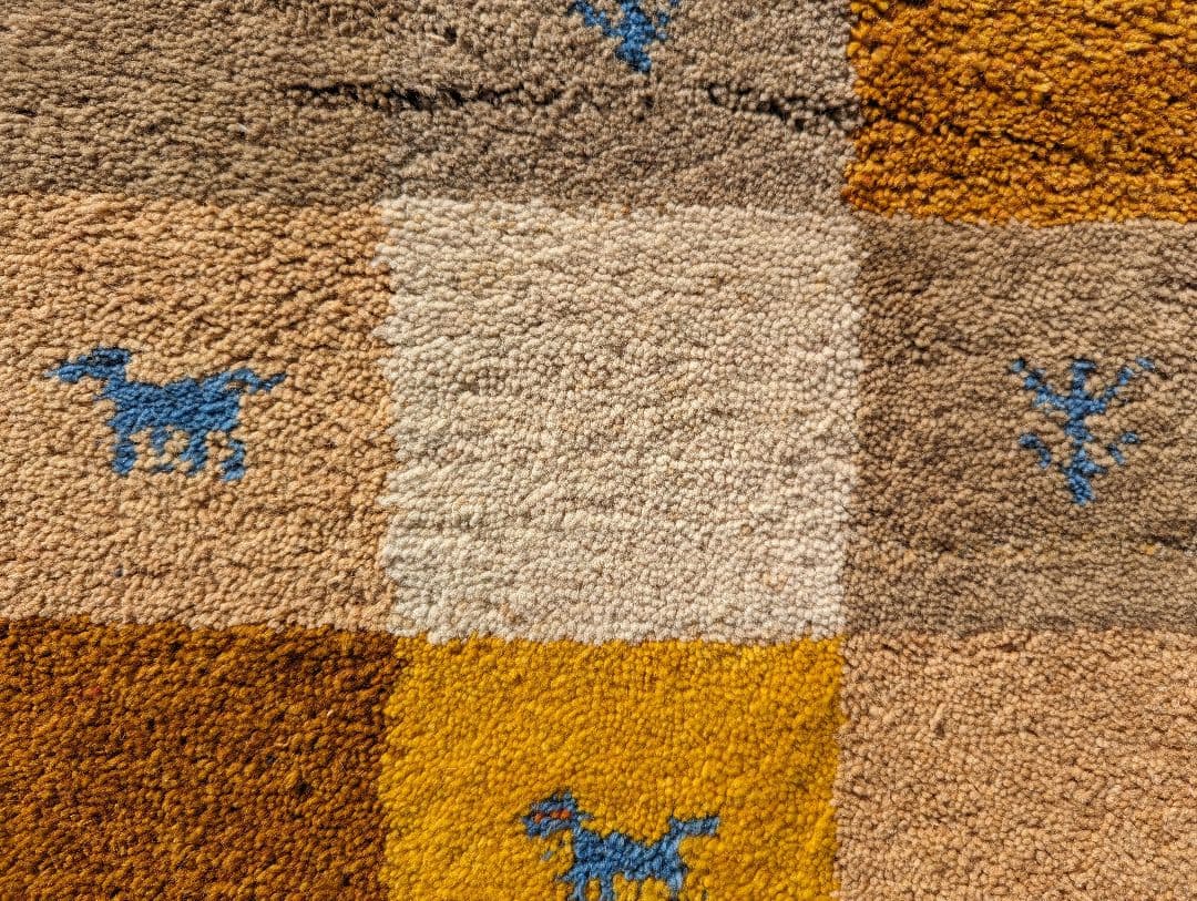 新品未使用　ギャッベ　ペルシャ絨毯　182 × 120cm　可愛い柄