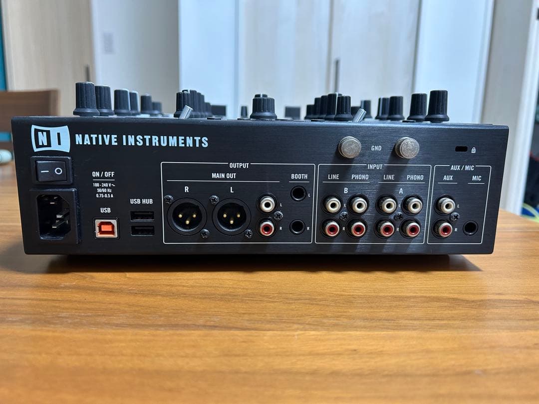 TRACTOR KONTROL Z2 DJミキサー