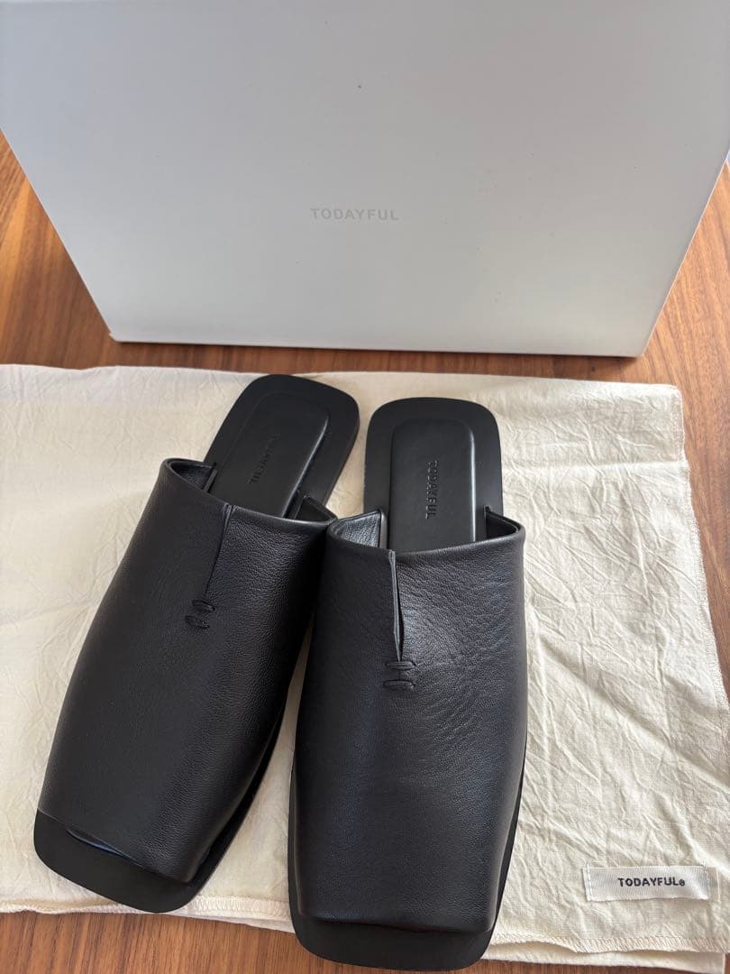 新品箱付♡TODAYFUL♡Leather Slit Sandals♡BK♡38