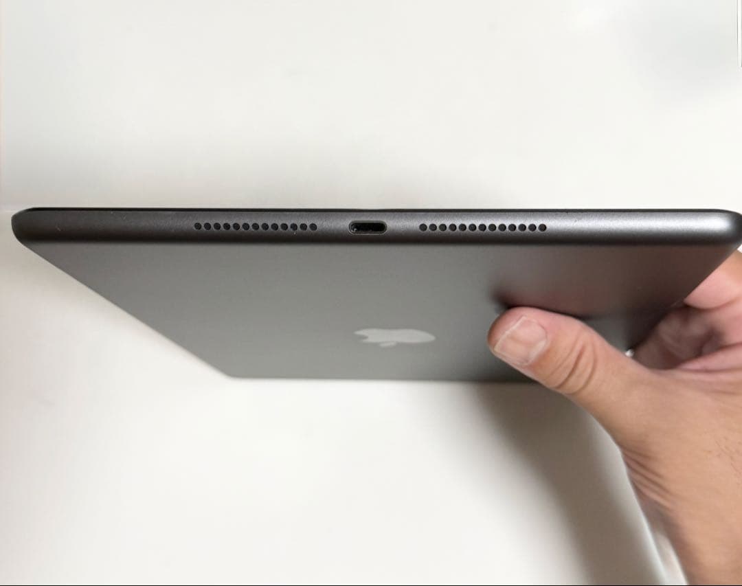 Apple iPad 第8世代　32GB (箱付き)