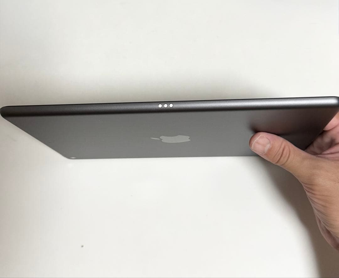 Apple iPad 第8世代　32GB (箱付き)