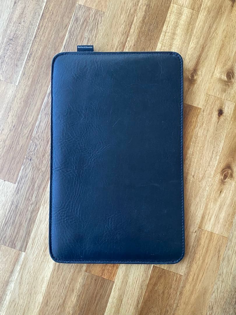 ゴールド MacBook 2017 革ケースつき