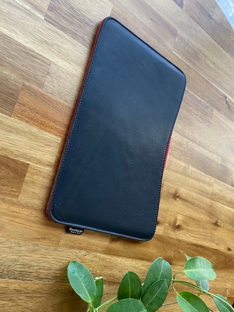 ゴールド MacBook 2017 革ケースつき