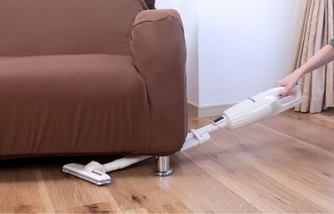 Makita スティック型掃除機 ホワイト・レッド