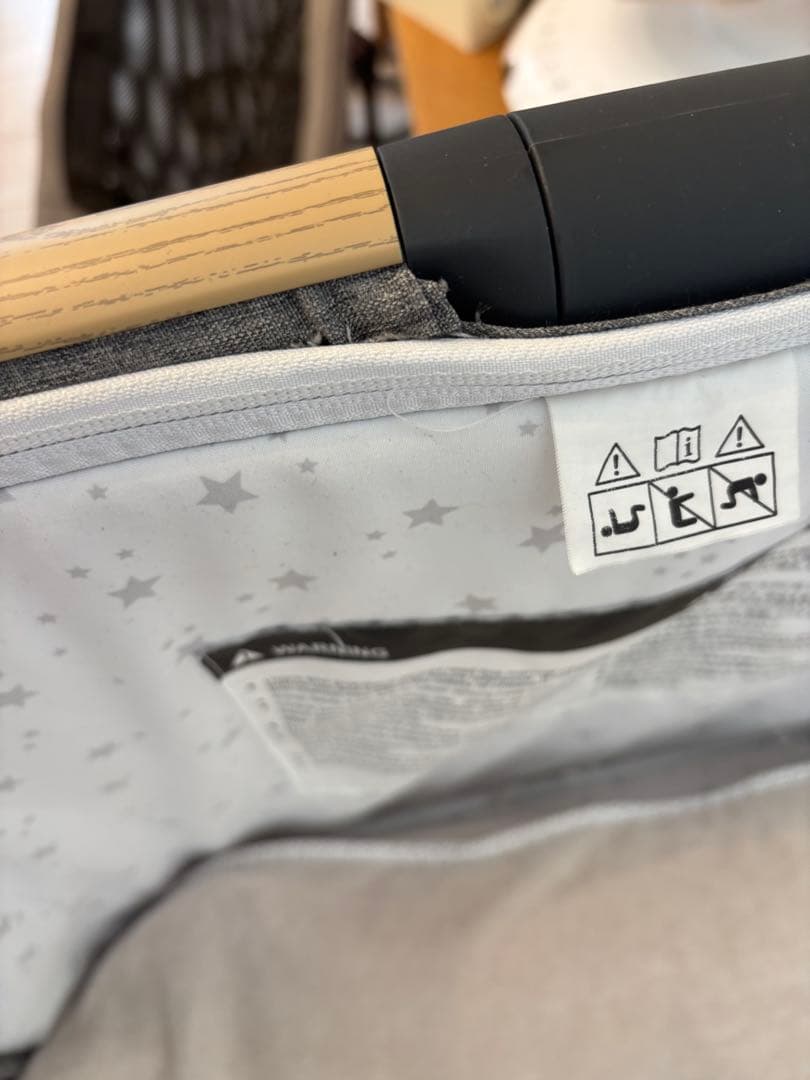 HZDMJ ベビーベッド + IKEAケアマット(シーツ付き)