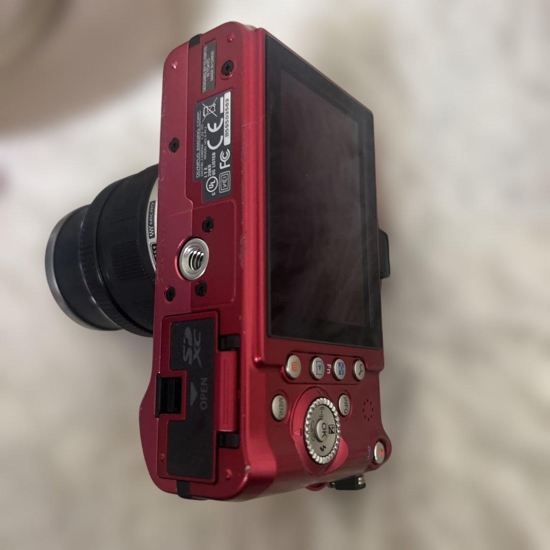 デジタルカメラ E-PL2 ZUIKO DIGITAL 14-42mm F3.5-5.6 II