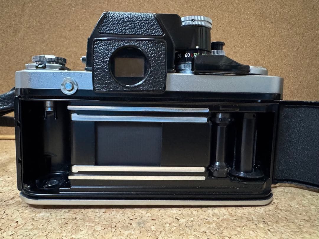 NIKON F2本体、望遠レンズ 、ストロボ セット