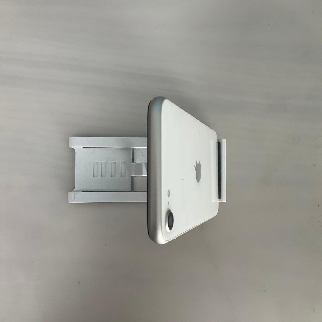 ￼ iPhone SE 第3世代 64GB スターライト