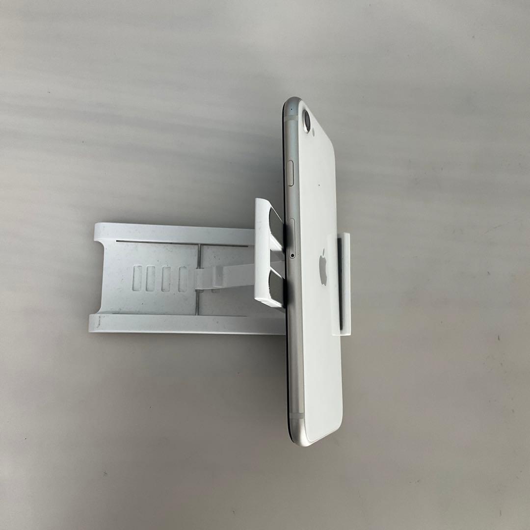 ￼ iPhone SE 第3世代 64GB スターライト