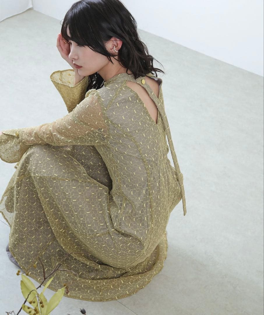 kana 幾何学柄 レース バックオープン ワンピース