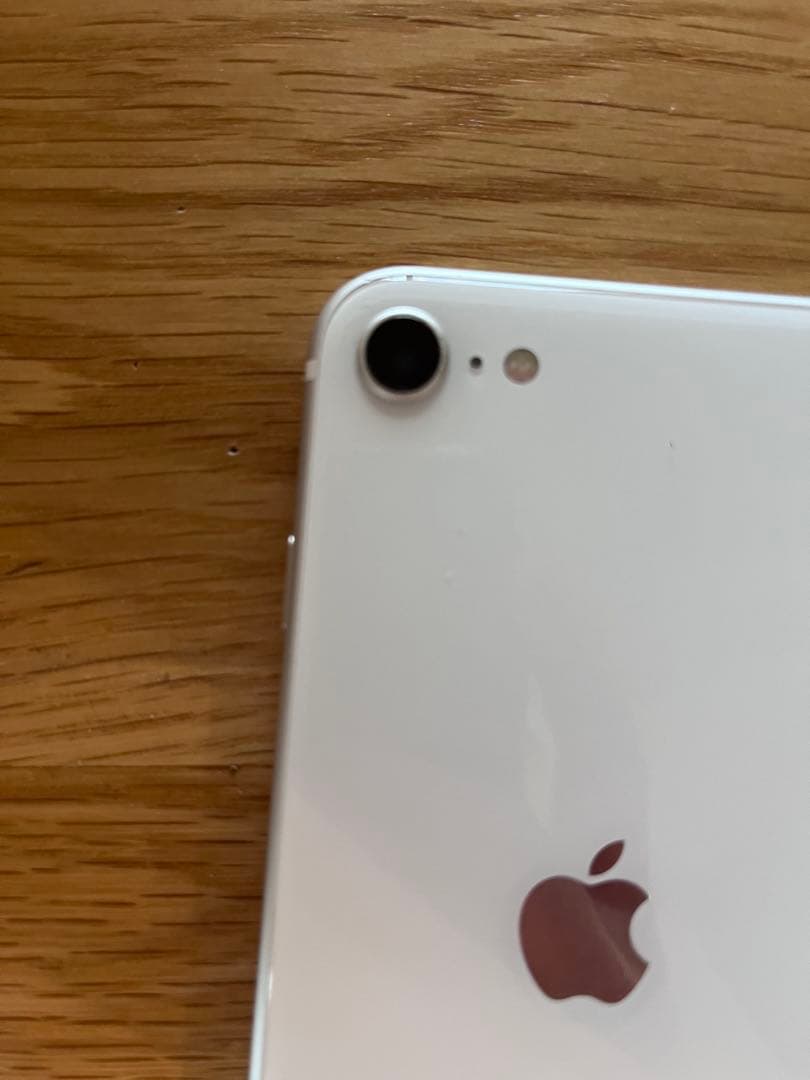 画面割れジャンクiPhone SE 第2世代 (SE2) ホワイト 64 GB