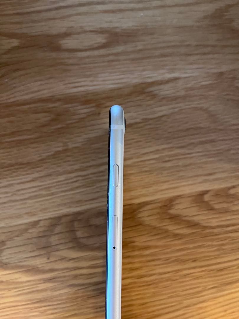 画面割れジャンクiPhone SE 第2世代 (SE2) ホワイト 64 GB