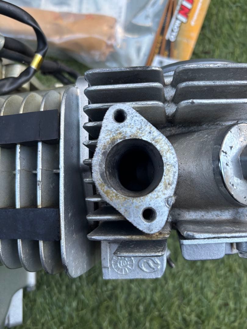 中華エンジン　ホンダ横型　互換　124cc 実働　キックスピンドル　難あり