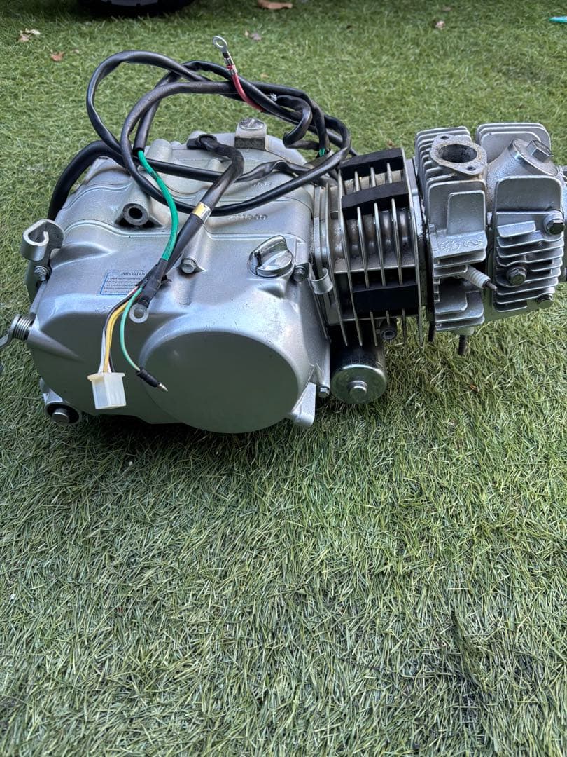 中華エンジン　ホンダ横型　互換　124cc 実働　キックスピンドル　難あり