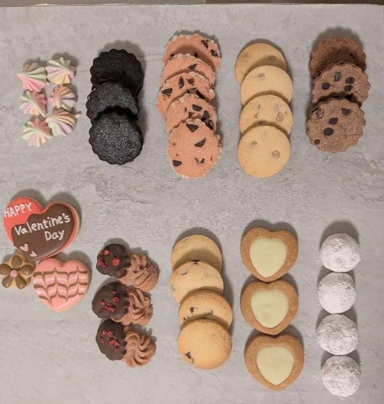 予約販売　バレンタインクッキー缶