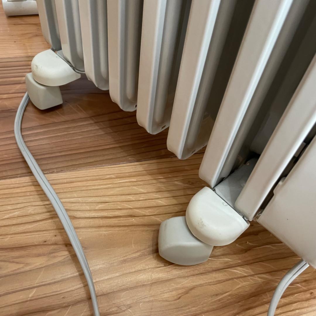 デロンギ オイルヒーター RADIA  R730812TF 現状品!!