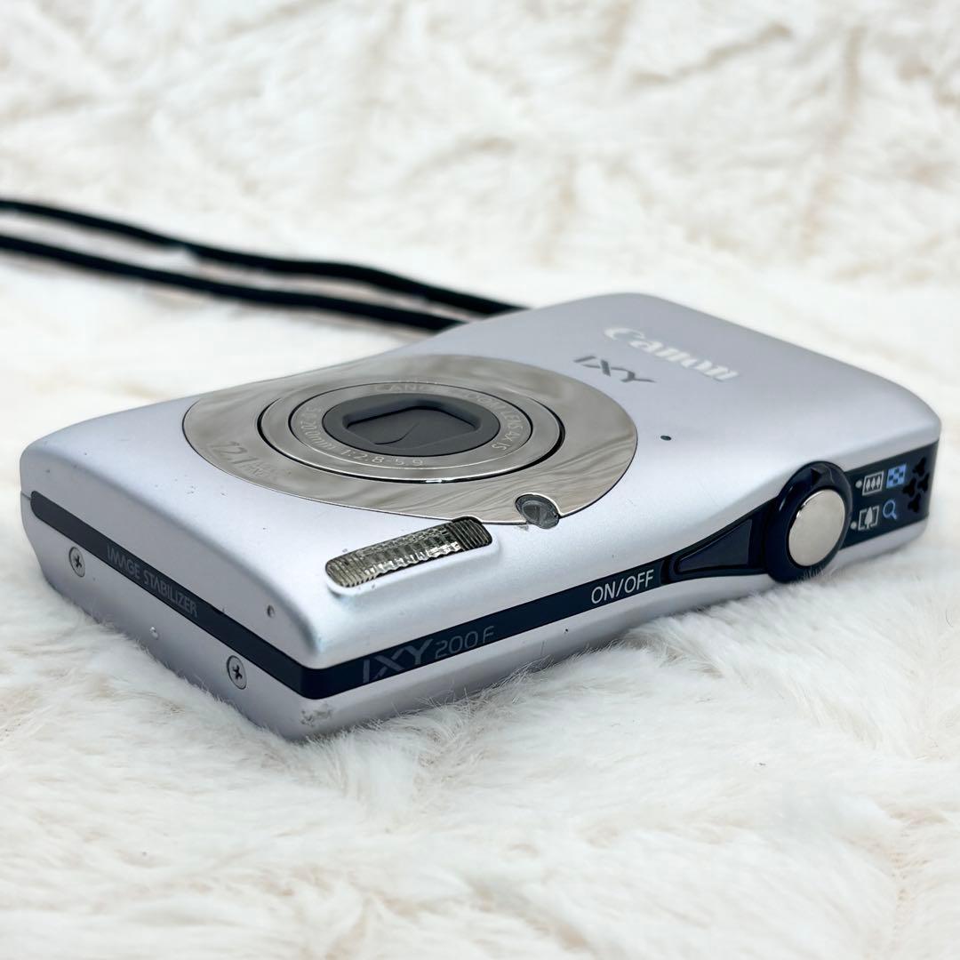 Canon IXY 200F シルバー