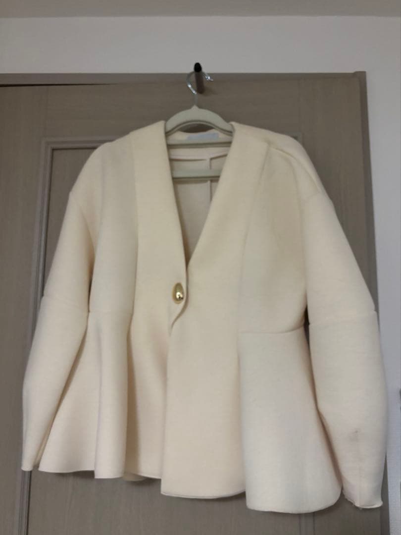 アダムエロペ　ペプラムカーディガン