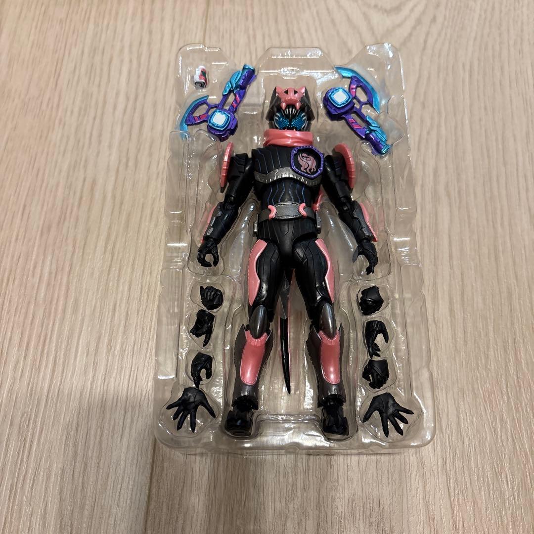 S.H.Figuarts 仮面ライダーリバイス6体セット｜リバイス3兄弟 ギーツ