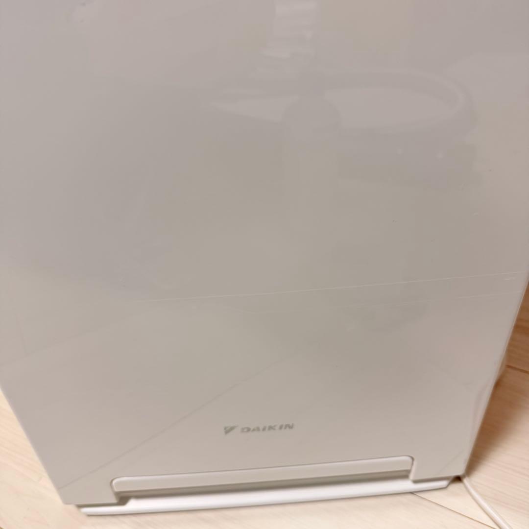 美品　ダイキン DAIKIN 加湿ストリーマ空気清浄機 MCK50Y-W