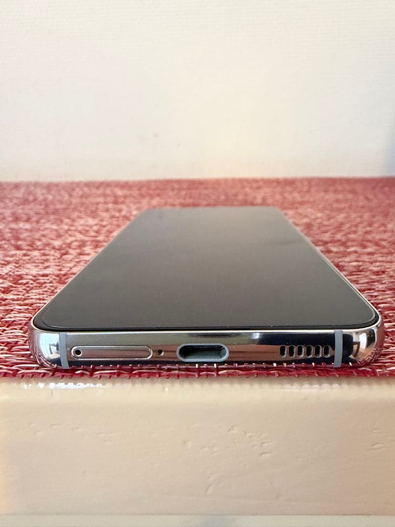 Samsung Galaxy S22 ホワイト 本体