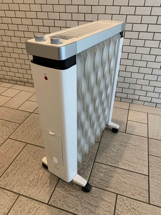 モデルルーム配置品／高年式アイリスオーヤマ／オイルヒーター