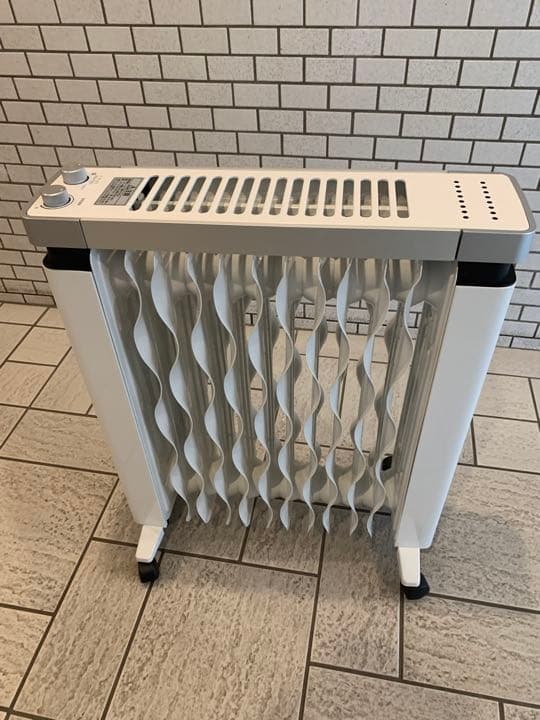 モデルルーム配置品／高年式アイリスオーヤマ／オイルヒーター