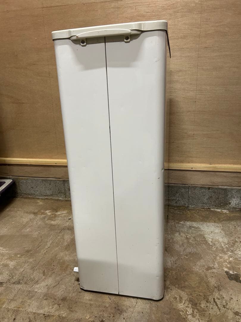 スライド扉タイプ冷凍ストッカー　SCR-S66 2019年製