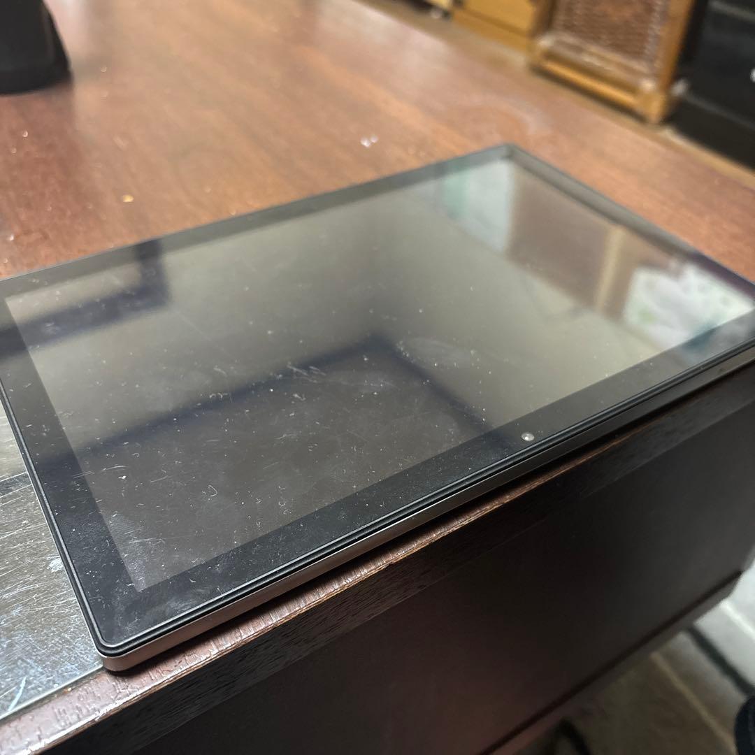 Androidタブレット シルバー