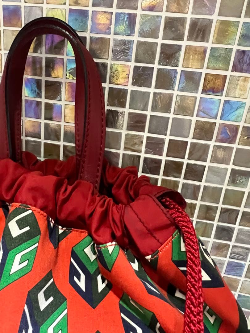 GUCCI グッチ　赤　ドローストリングバックパック　ナップサック　男女兼用