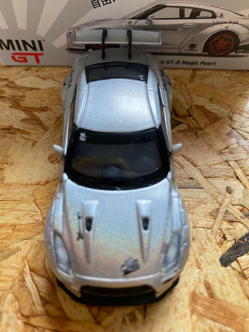 LIBERTYWALK Nissan GT-R ミニカーマレーシア限定