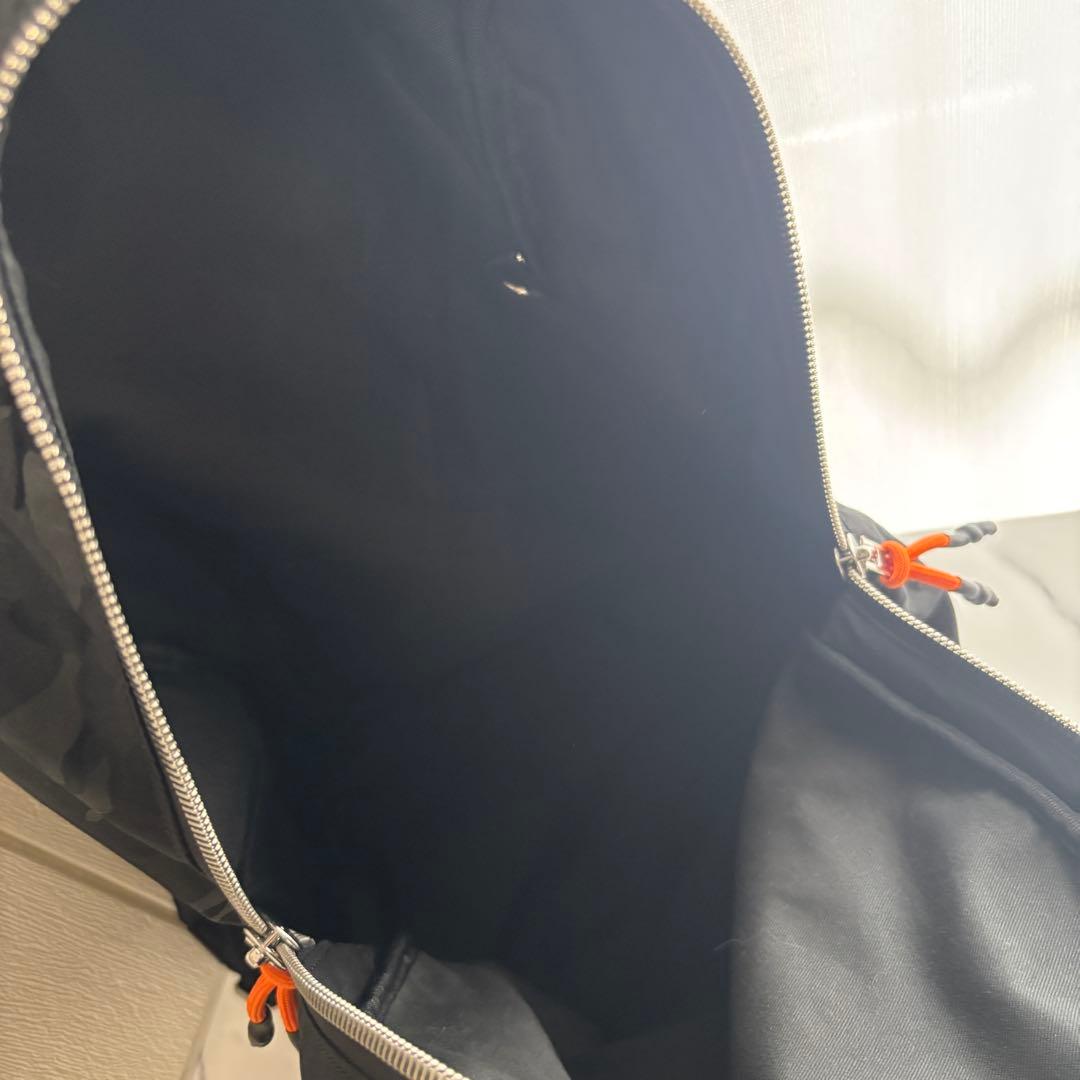 【美品】McQ アレキサンダーマックイーン　黒　リュック　カモフラ　バックパック