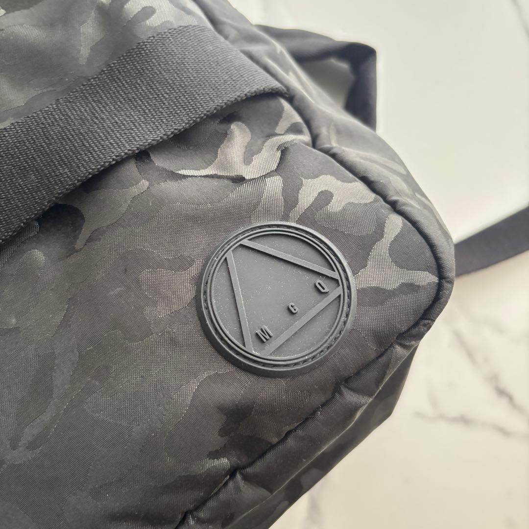 【美品】McQ アレキサンダーマックイーン　黒　リュック　カモフラ　バックパック