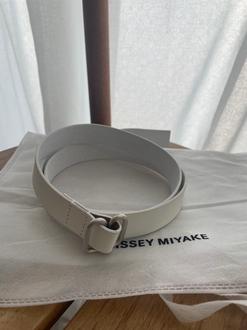 ISSEY MIYAKE ランウェイ着用 ベルト 白