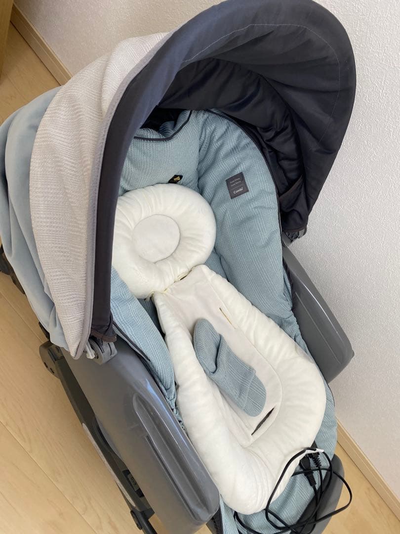 Roseさんご購入　Combi「ネムリラ」電動　ベビーチェア　テーブル付