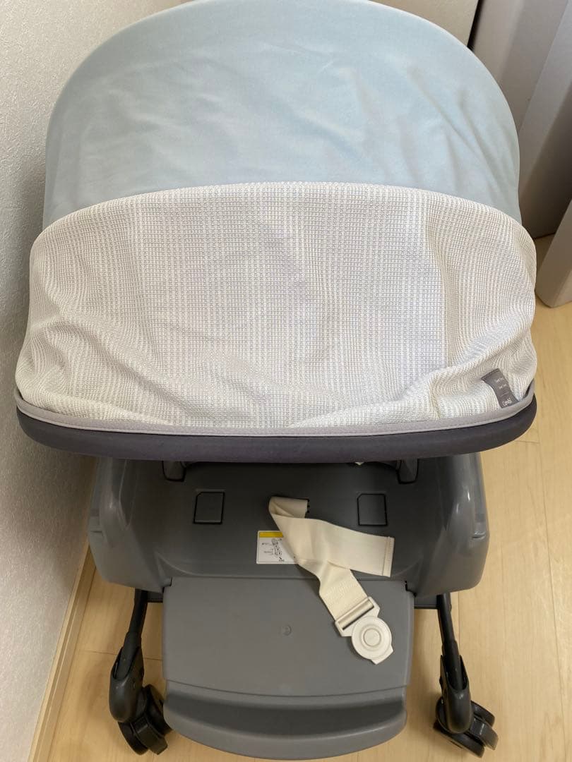 Roseさんご購入　Combi「ネムリラ」電動　ベビーチェア　テーブル付