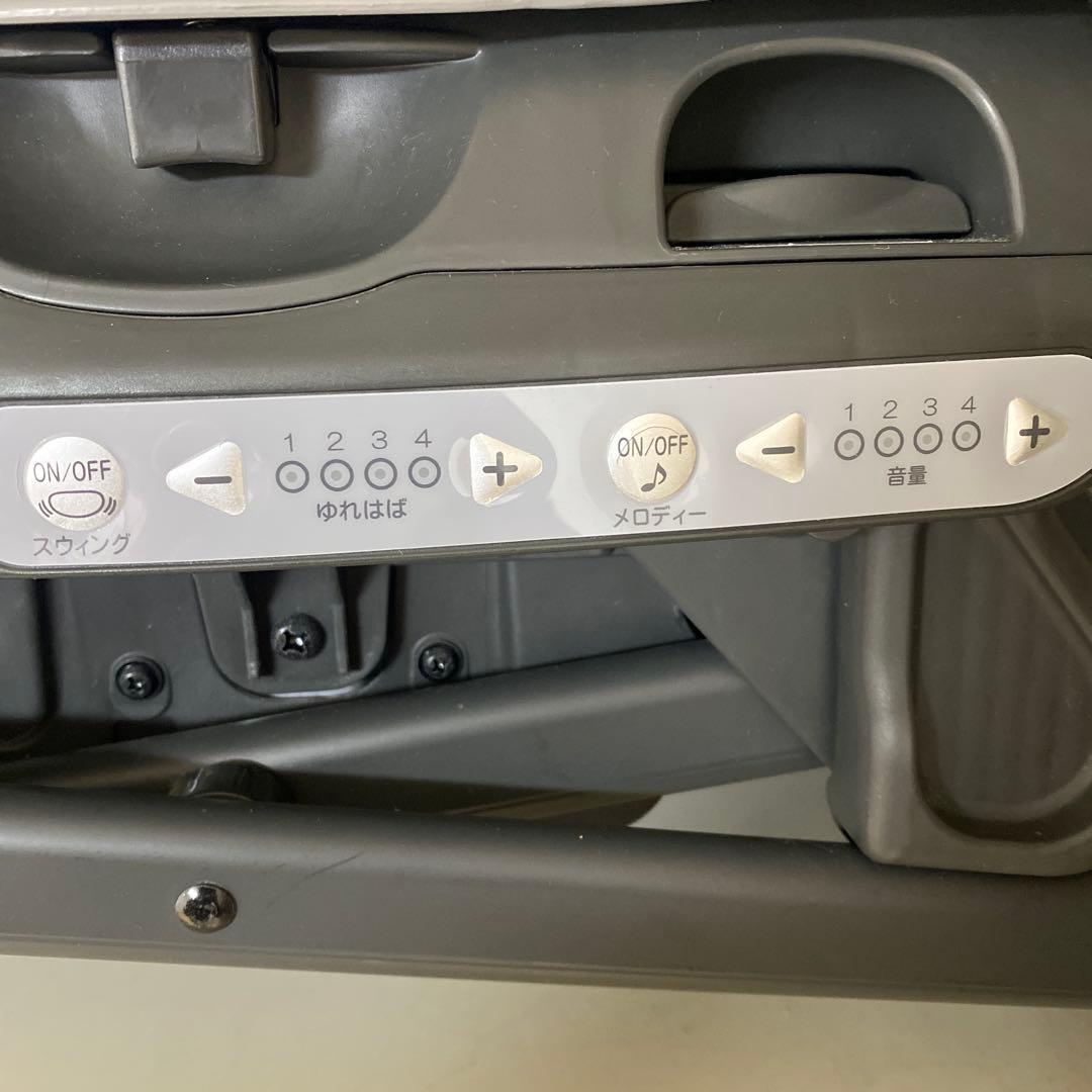 Roseさんご購入　Combi「ネムリラ」電動　ベビーチェア　テーブル付