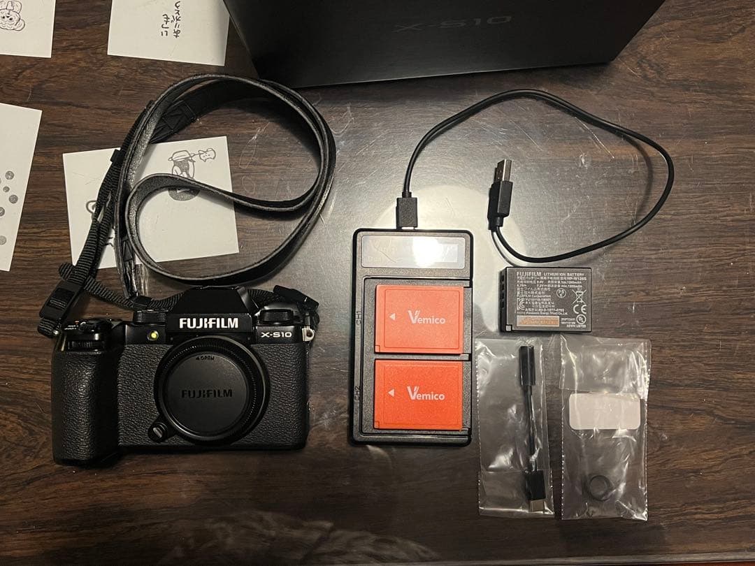 【最終値下げ】FUJIFILM X-S10 ボディ バッテリー×3付き