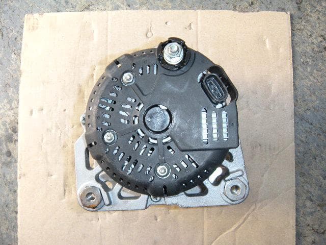 日産　オルタネーター　ＬＲ１１４０-８０２ ２３１００-ＥＮ０００　未使用品
