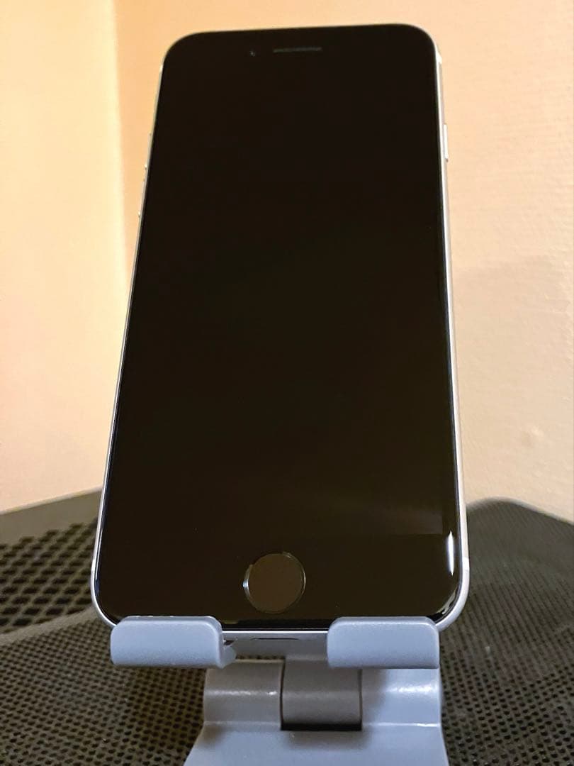 iPhone SE2 128GB 純正バッテリー73%