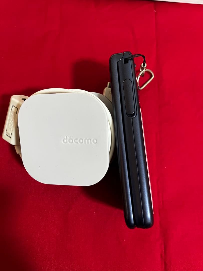 docomo 折りたたみ式携帯電話 ネイビー