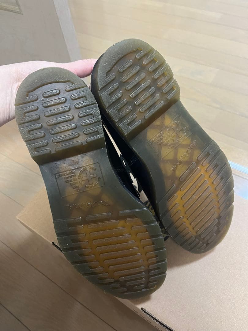 Dr. Martens ドクターマーチン ブラックフリンジローファー