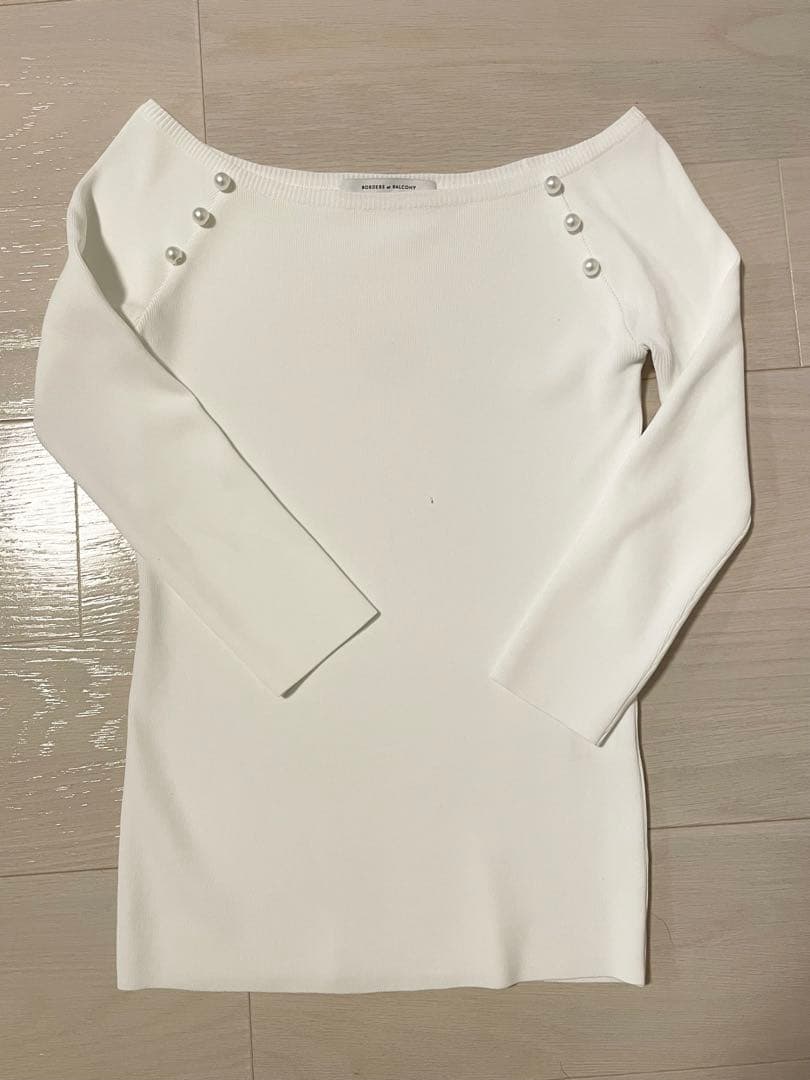 み*ー様 【新品】BORDERS at BALCONY パールオフショルダートッ