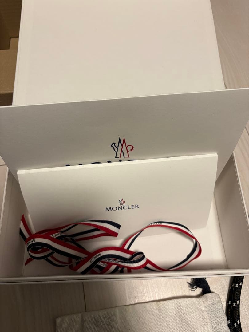 MONCLER モンクレール　iPhone 携帯　スマホ　ケース　ショルダー