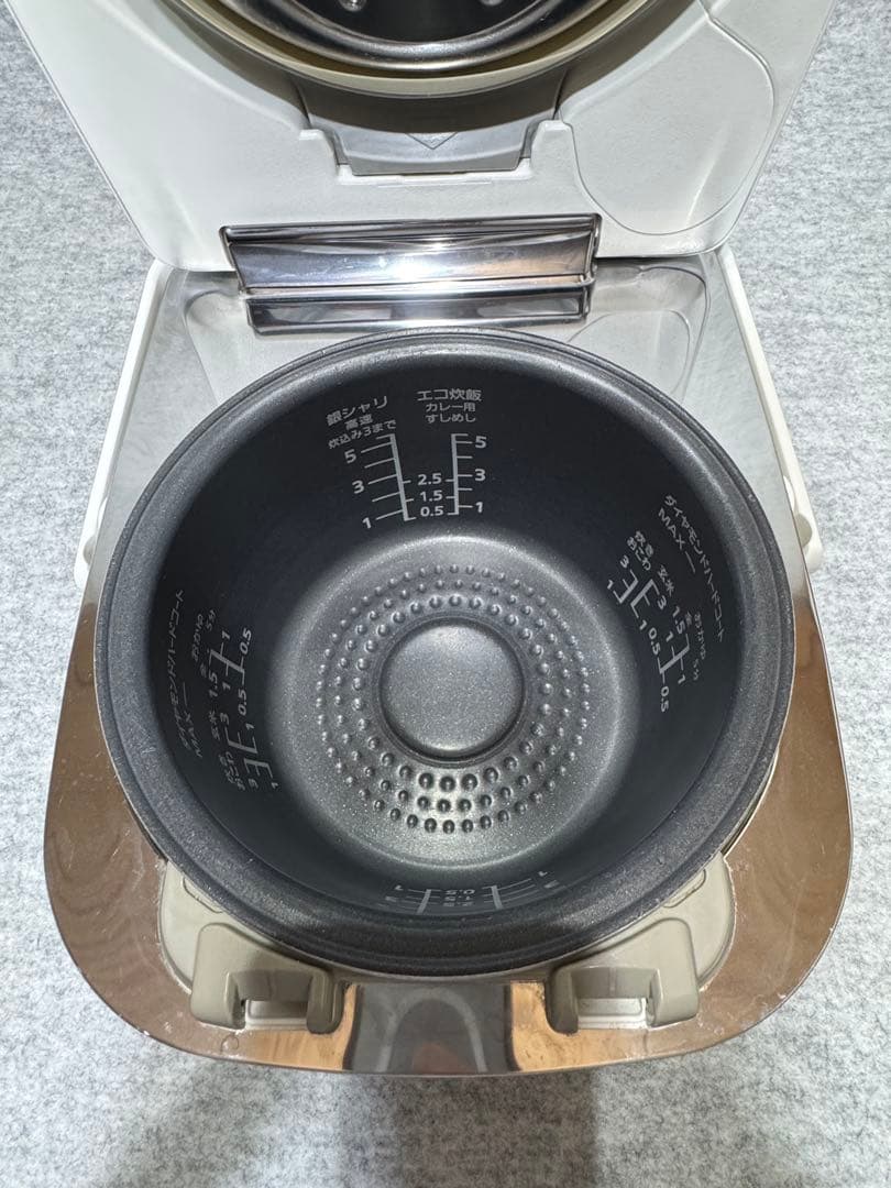 (極美品) パナソニック 炊飯器 圧力IH式 SR-PW108-W