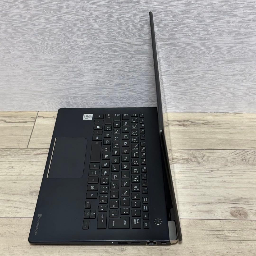 第10世代 Dynabook G83/FR Core i5 UHD Office