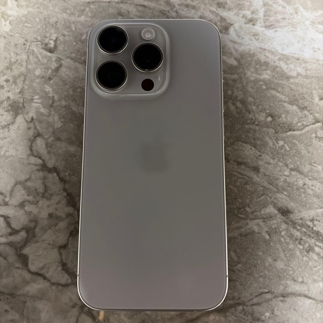 iPhone15pro 本体128ギガ ナチュナルチタン