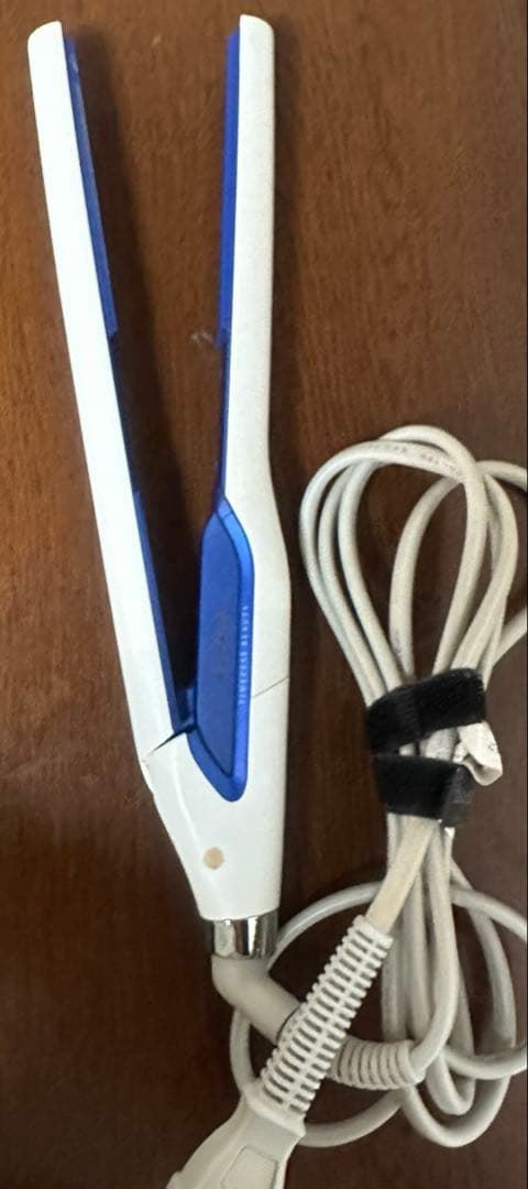 t*m様 ホワイト/ブルー ストレートヘアアイロン