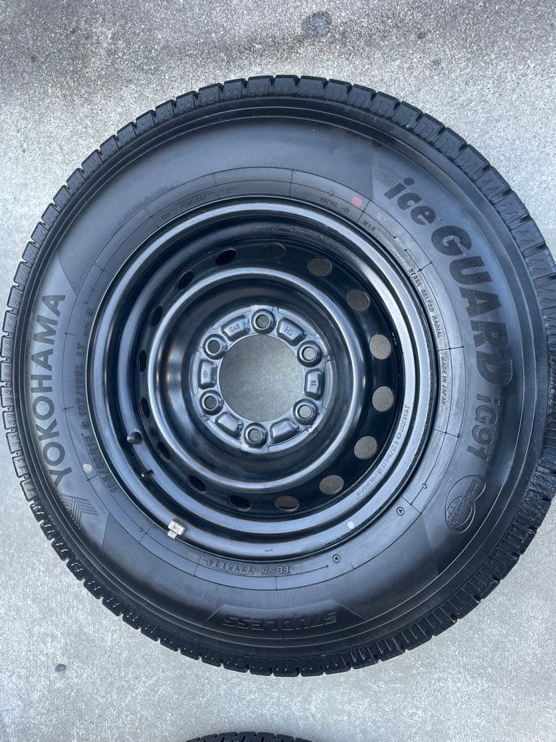 【EI】走行わずかヨコハマ195/80R15ハイエース スタッドレス4本